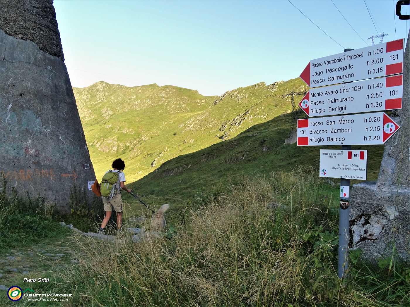 09 Partenza da Ca' San Marco (1830 m) sul sent. 101-161 per Passo di Verrobbio.JPG